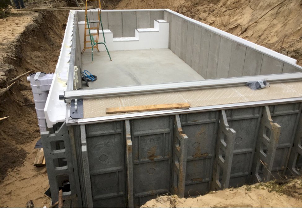 Construction d'une piscine classique Le Bassin Bleu